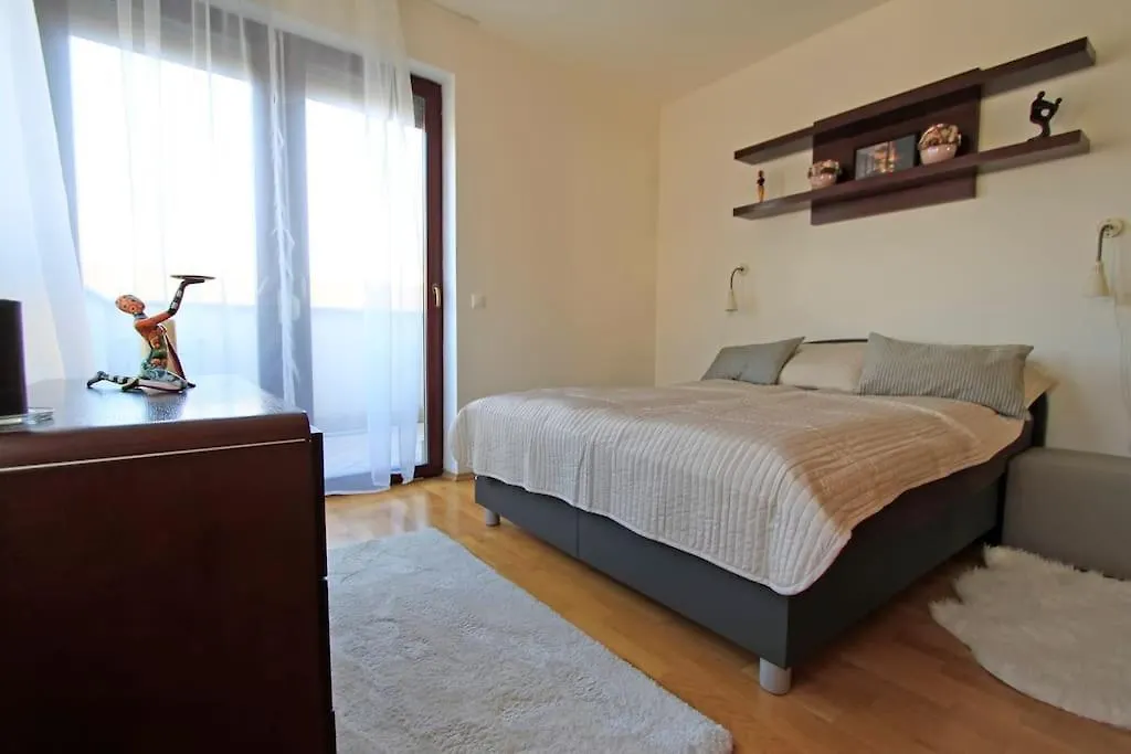 King'S Court Apartments - City Centre -Free Garage Budapest 0*,  Hungary