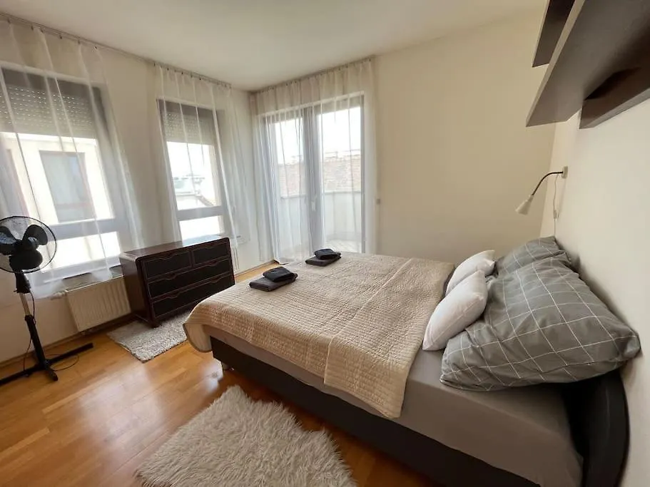 King'S Court Apartments - City Centre -Free Garage Budapest